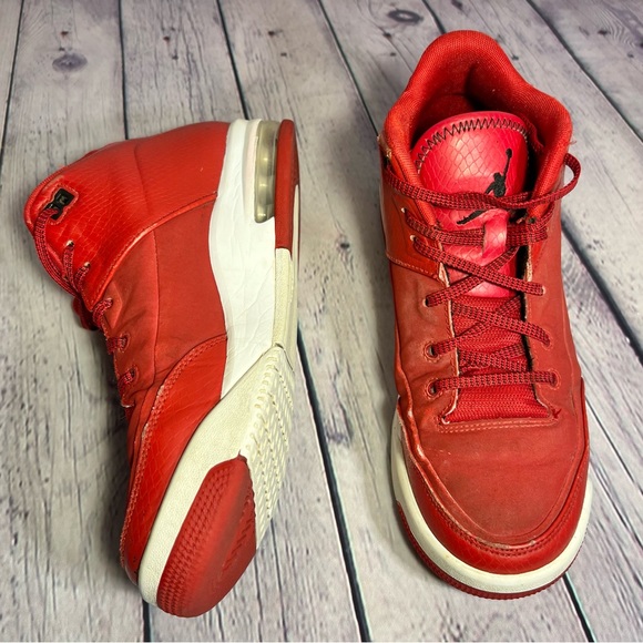 Jordan Flight Origin 3. Size 5.5Y
Gym Red/Black-White-Black - Picture 7 of 16